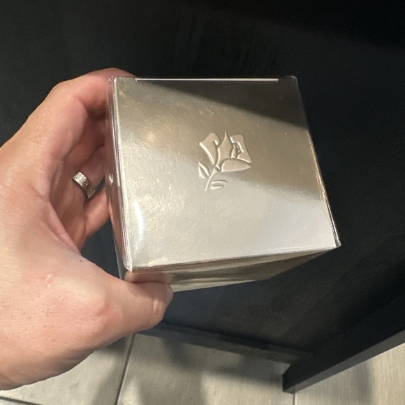 Lancôme Absolue Revitalizing Brightening Rich Cream 60ml/2oz - Picture 3 of 5